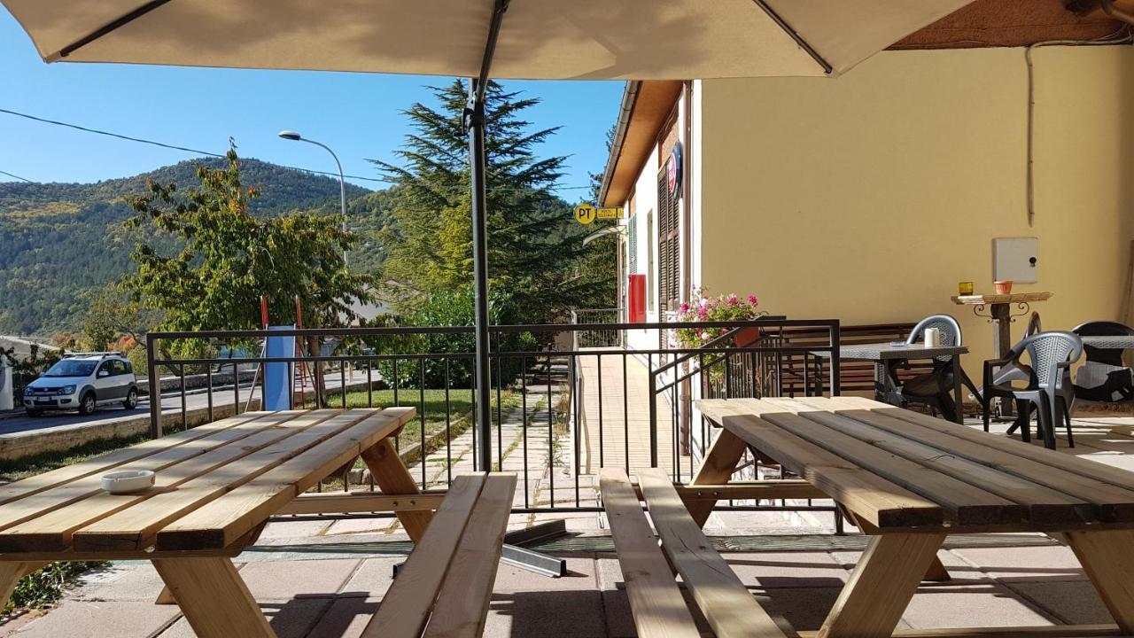 Hotel Adonis Castelvecchio Calvisio Exterior foto